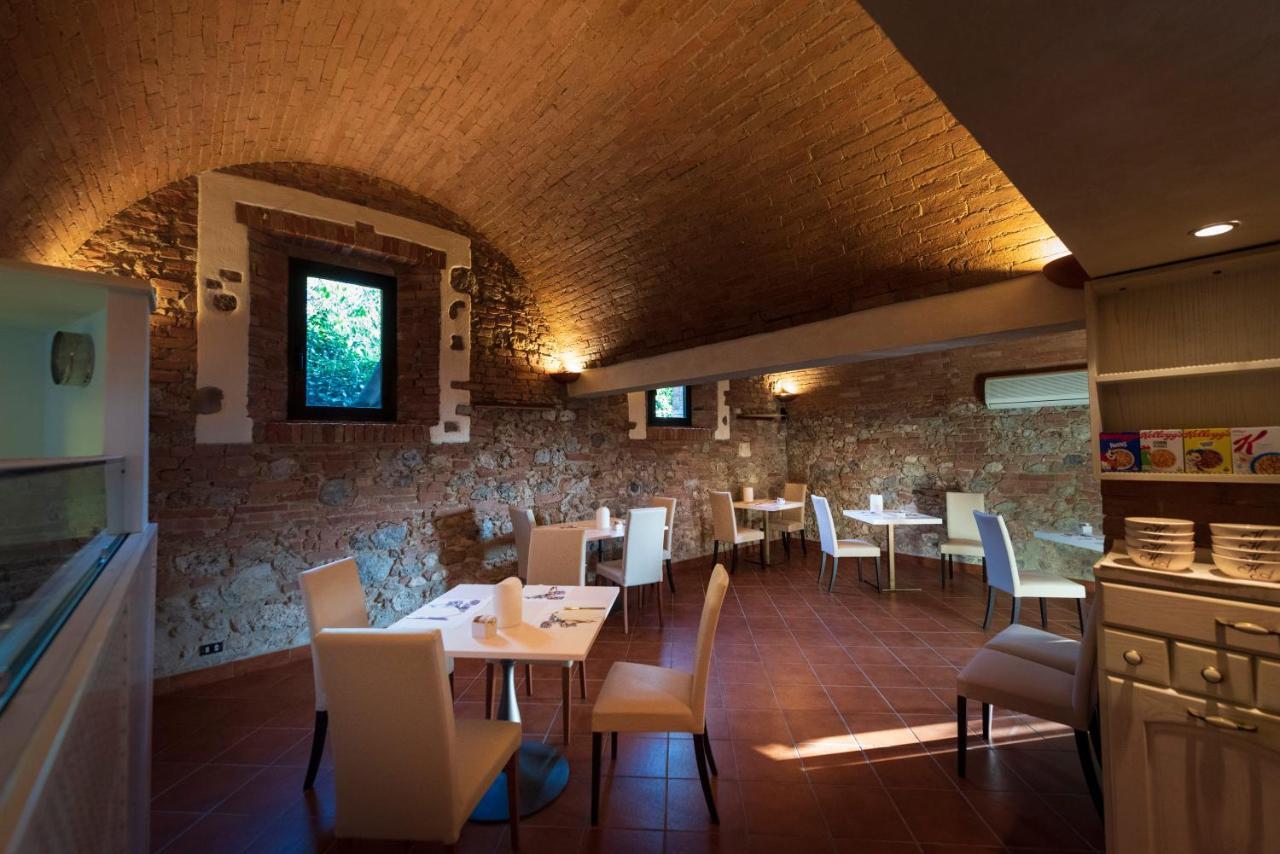 Hotel Arcobaleno Сиена Екстериор снимка