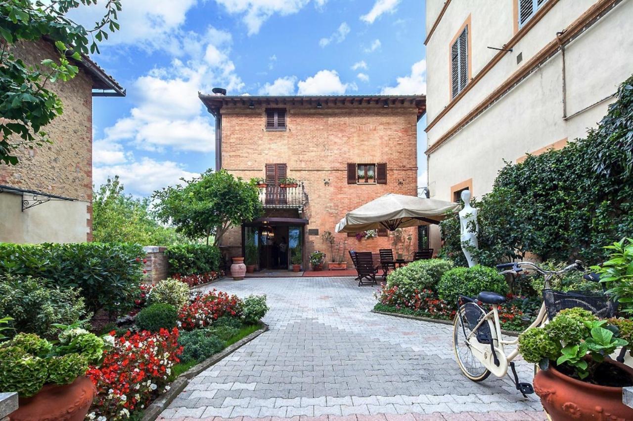Hotel Arcobaleno Сиена Екстериор снимка