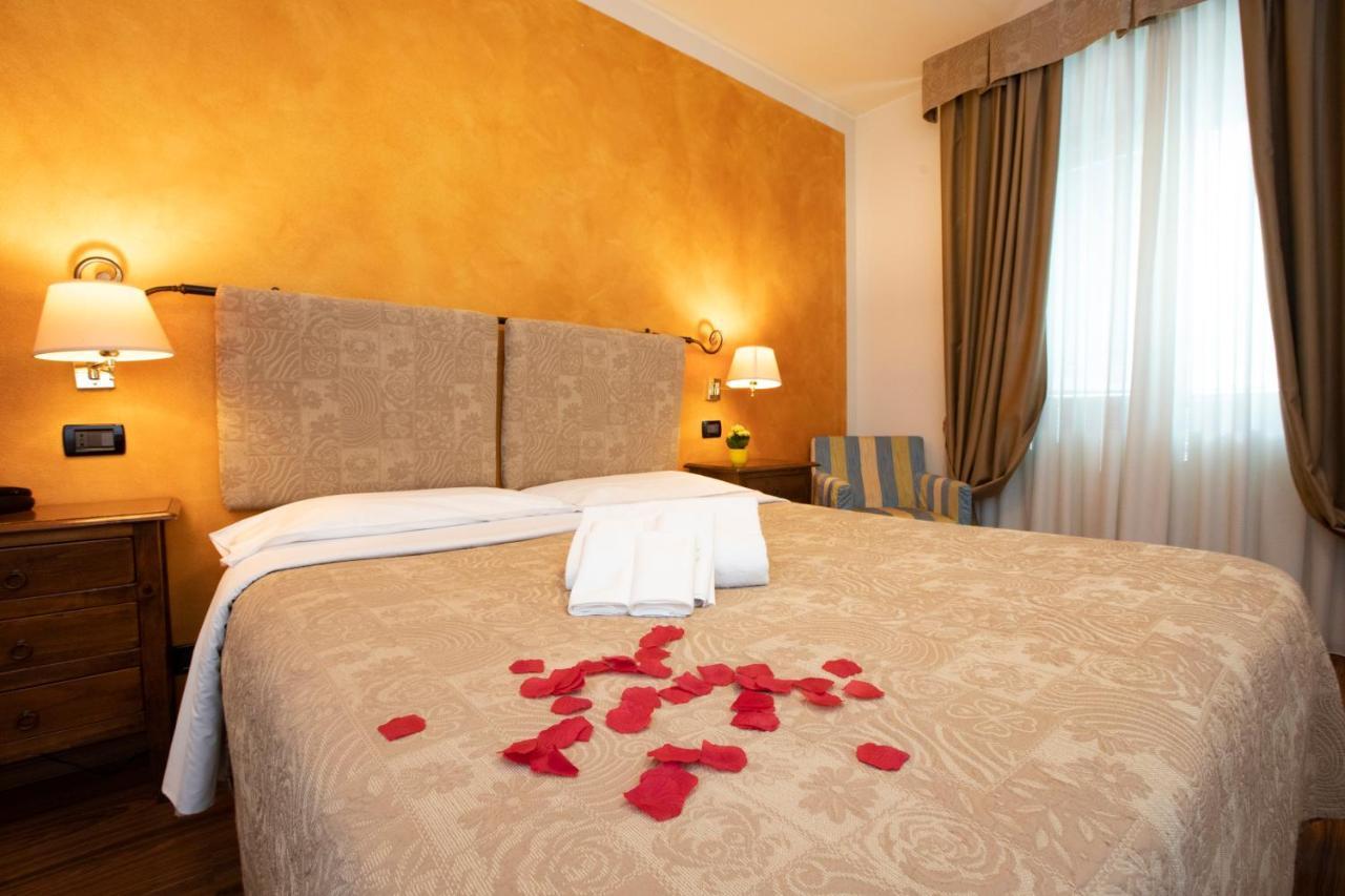 Hotel Arcobaleno Сиена Екстериор снимка