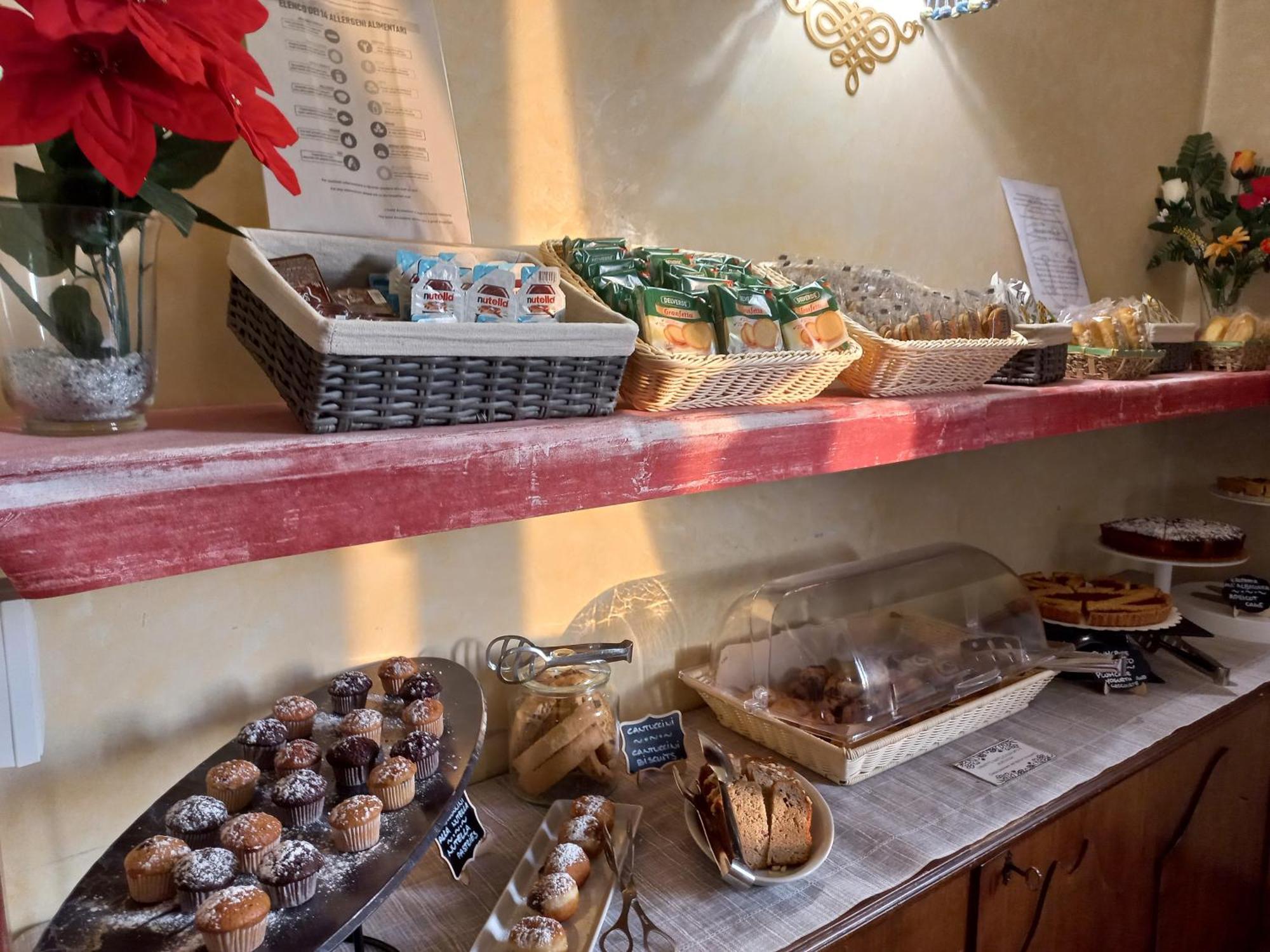 Hotel Arcobaleno Сиена Екстериор снимка