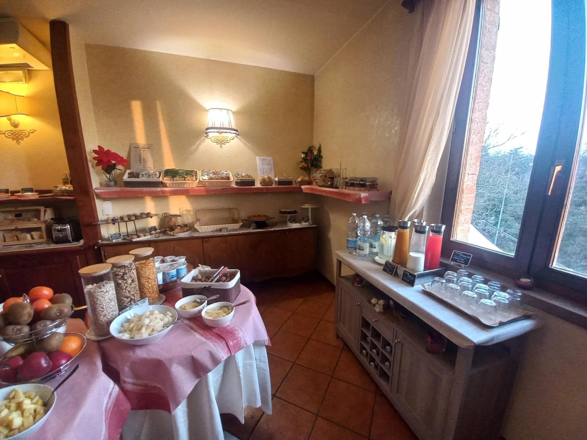 Hotel Arcobaleno Сиена Екстериор снимка